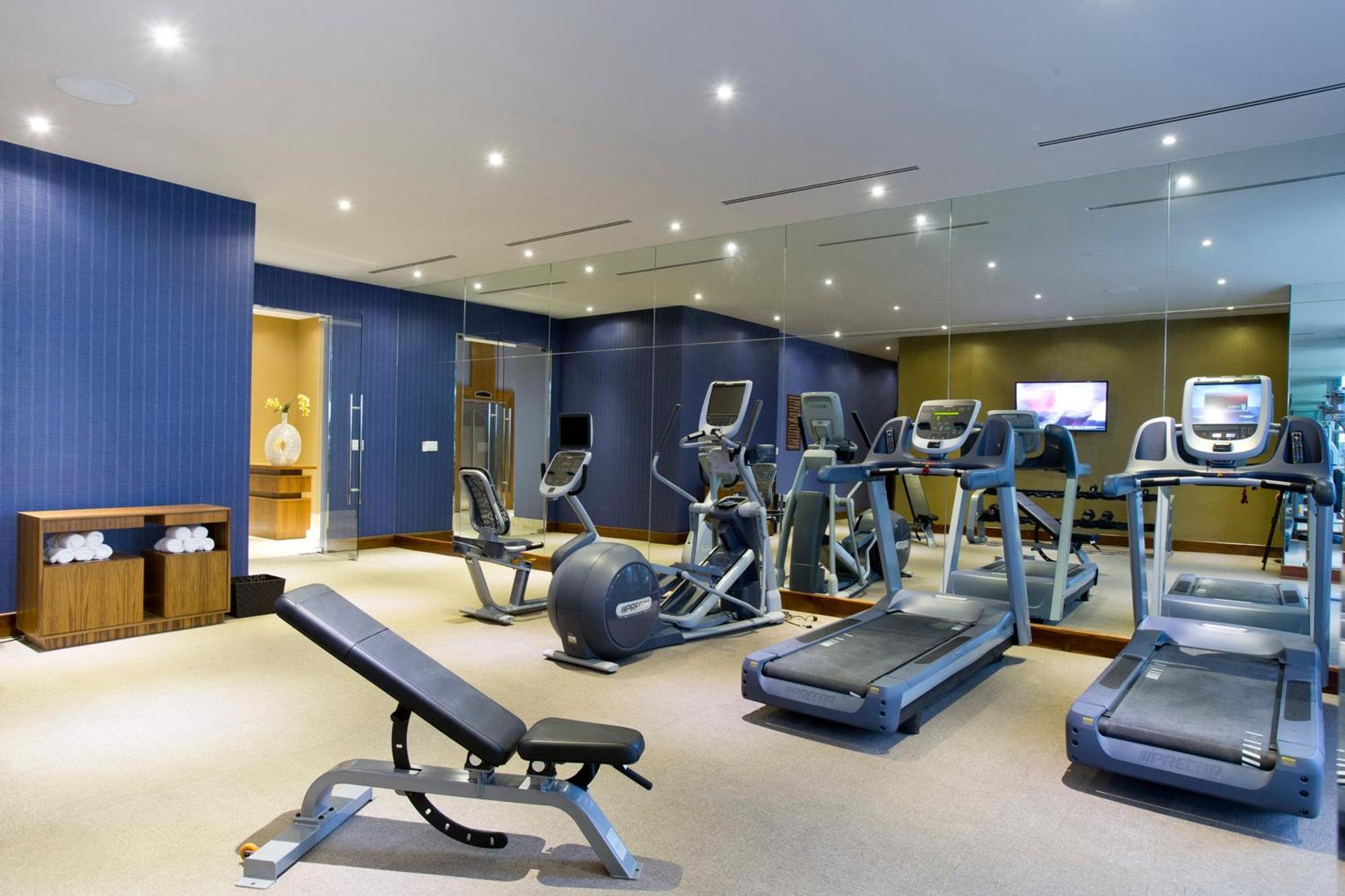 Global Hotel Panama Exterior foto A gym at a hotel