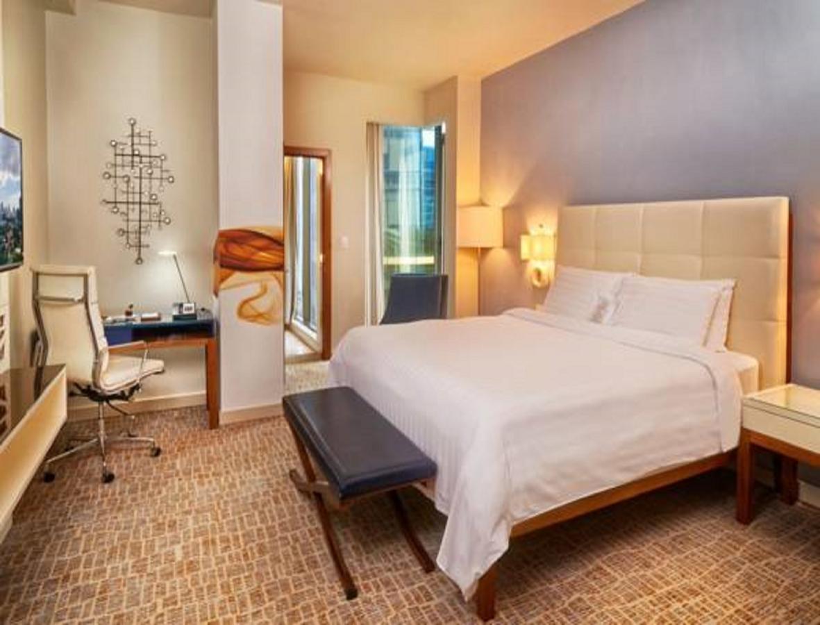 Global Hotel Panama Exterior foto A guest room at the Westin